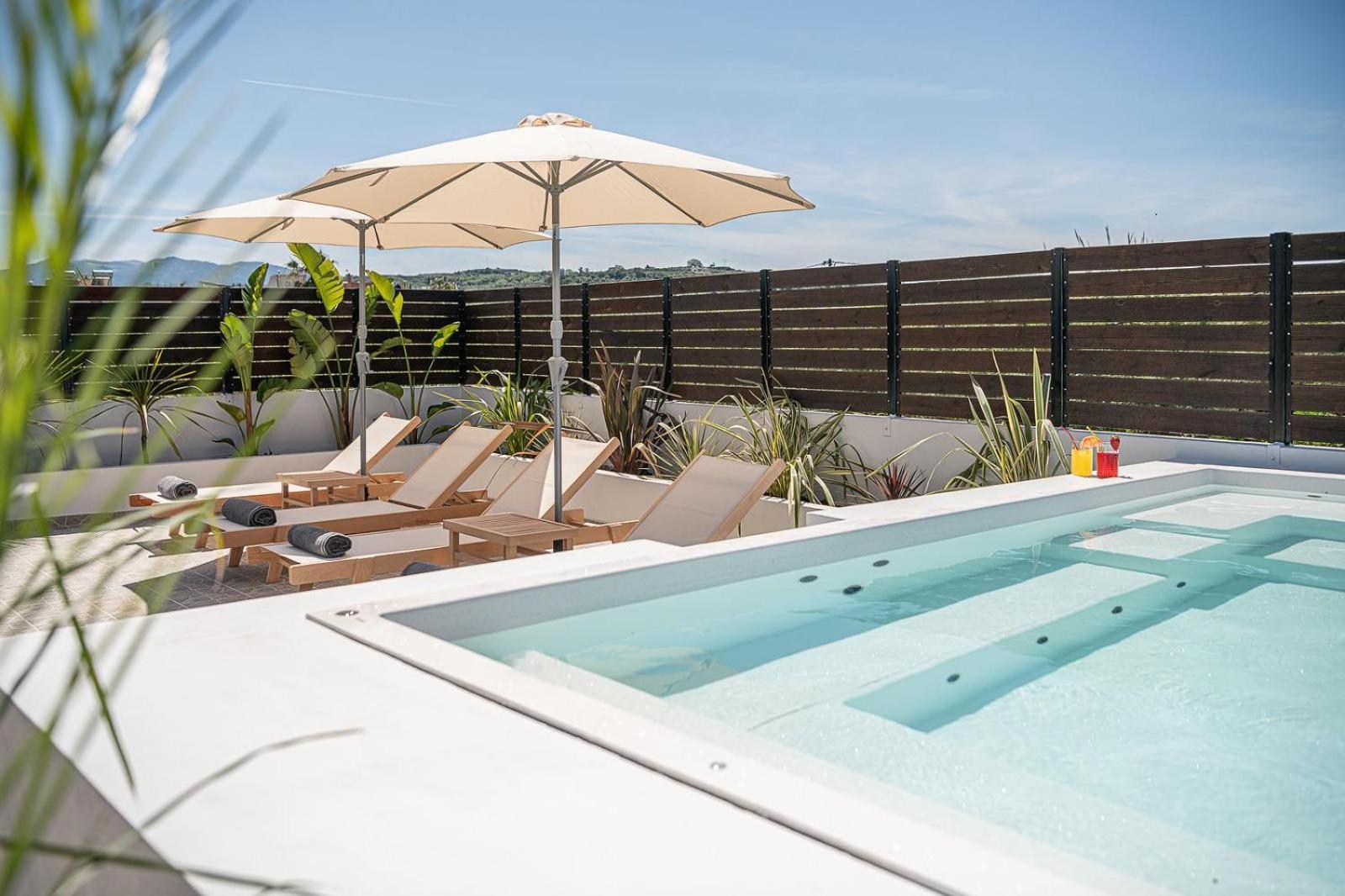 Sol Luxury Apartment - Close To The Beach With A Private Mini Pool Khania Eksteriør bilde