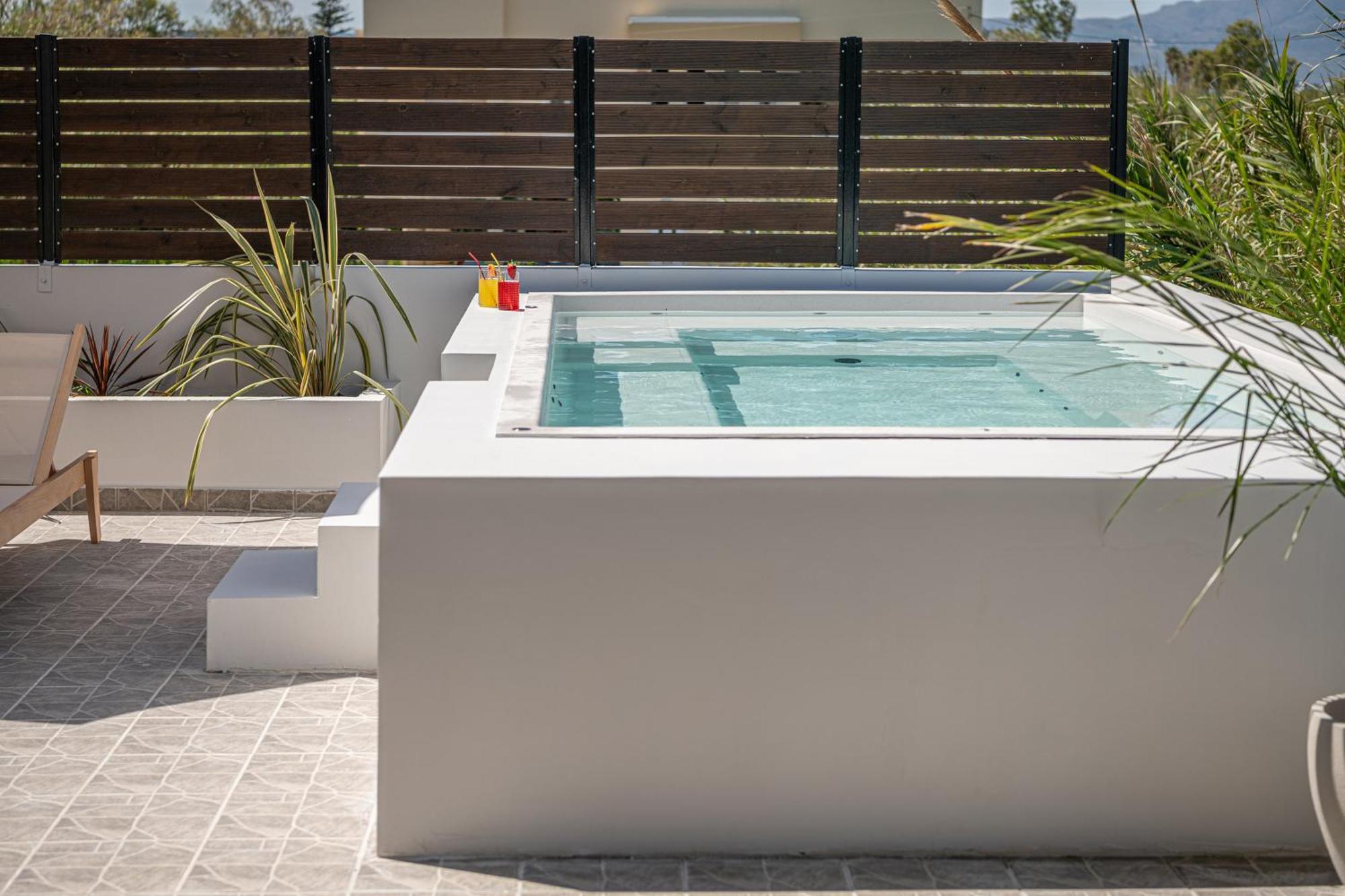 Sol Luxury Apartment - Close To The Beach With A Private Mini Pool Khania Eksteriør bilde